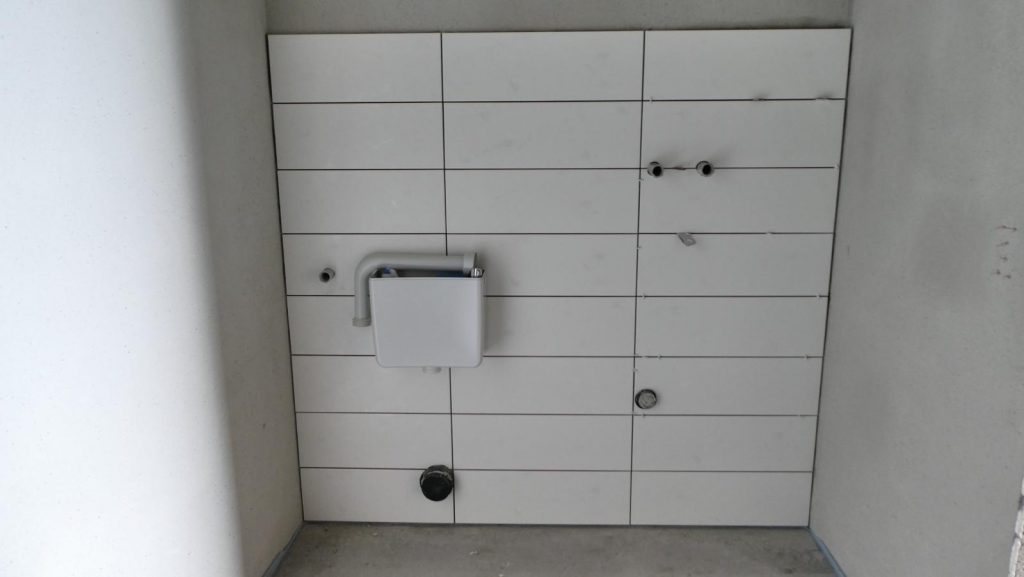 Fliesenspiegel im Anschlußraum