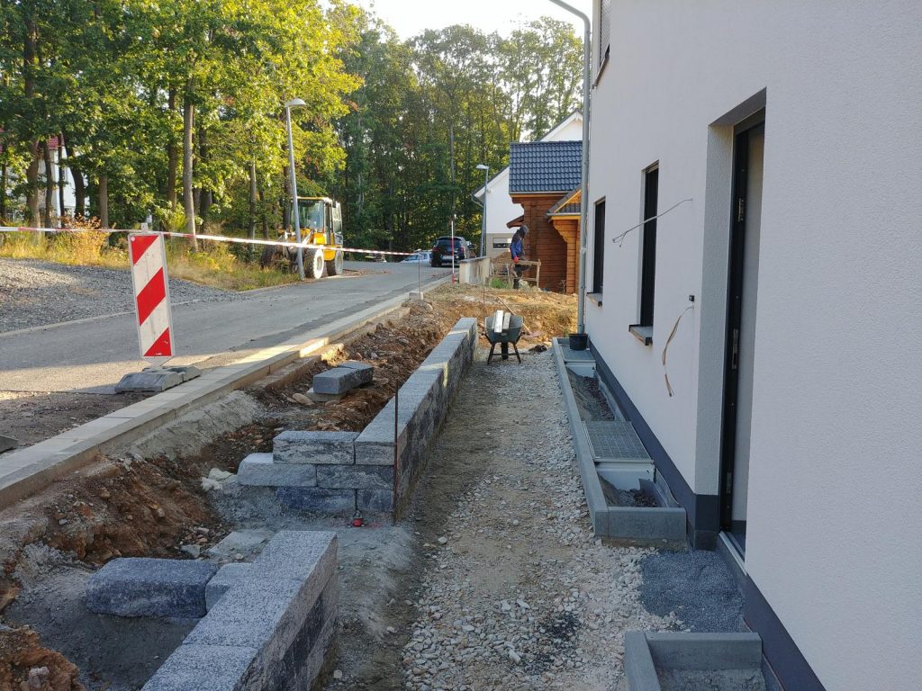 Mauer zur Nordseite