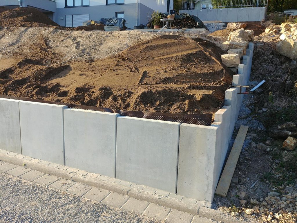 verfüllte L-Steine